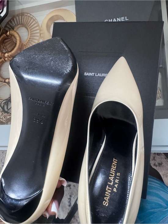 Saint Laurent Cream Patent Leather Pointed Pumps main image 4
